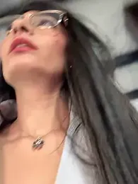 _Bella-Office1 webcam model stream image