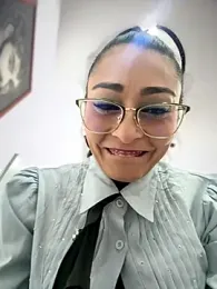 _Bella-Office1 webcam stripchat model stream image