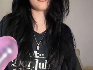 bratluvaaa webcam model stream image