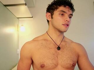 Thiago Leonn webcam model stream image