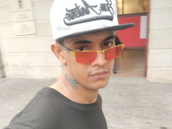 TonyHops webcam model stream image