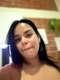 AliceStarshine webcam model stream image