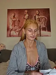 LessiaMia webcam model stream image