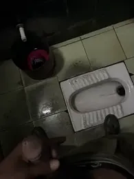 meralund9inch webcam stripchat model stream image