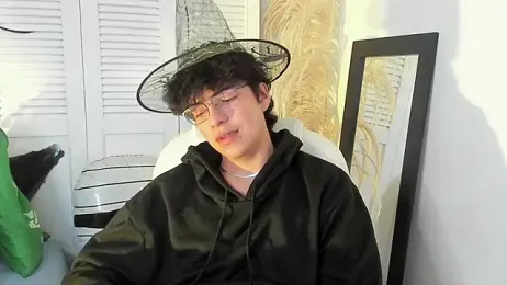 miilo_wolf webcam model stream image