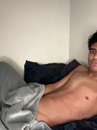 Ryan-hot webcam model stream image