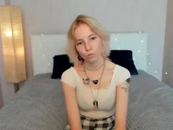 pink_lila18 webcam model stream image