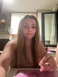 Noeliagglow webcam stripchat model stream image