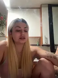 Noeliagglow webcam stripchat model stream image