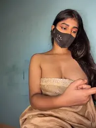 Riya_35_sexy webcam stripchat model stream image