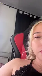 Irisweet_ webcam stripchat model stream image