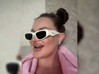 Mollekiss webcam model stream image