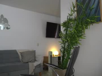 canelasungirl webcam model stream image