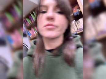 Yummypopka webcam model stream image