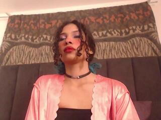 Petite Ariana webcam model stream image