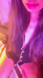 Aloneathome22 webcam model stream image