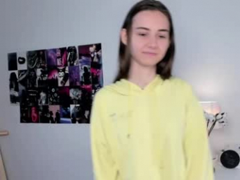 approche_toi_petite webcam model stream image