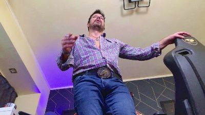 MrSunday webcam model stream image