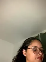 CurlyGirl_1 webcam model stream image