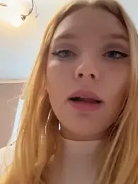 AmmyHot webcam model stream image