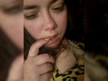 Naturally_Mom webcam model stream image