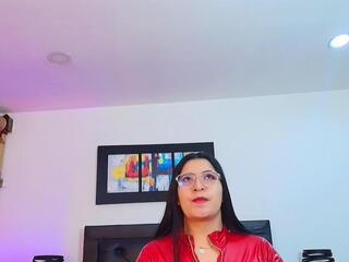 Kamile Nilsen webcam model stream image