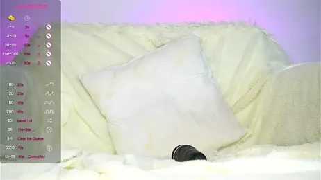 Avrilmoon webcam model stream image