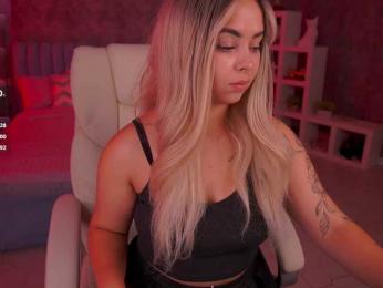 SusieWood webcam model stream image