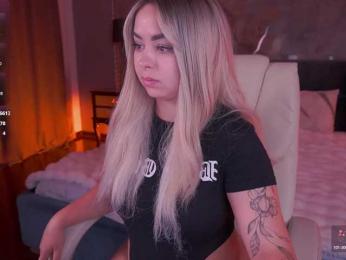 SusieWood webcam model stream image