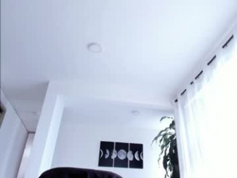 hotay_ webcam model stream image