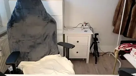 BellaBloom__ webcam model stream image