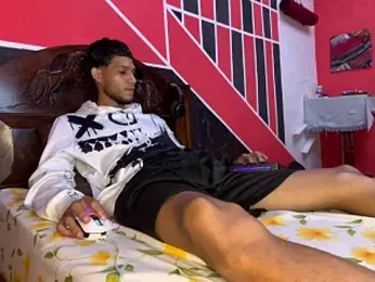 tanned_boy webcam model stream image