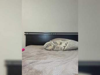 Linnea webcam model stream image