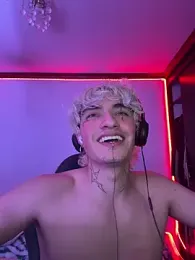 santikhalifa webcam model stream image
