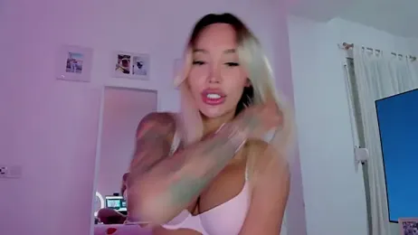 _viioletweekend_ webcam model stream image