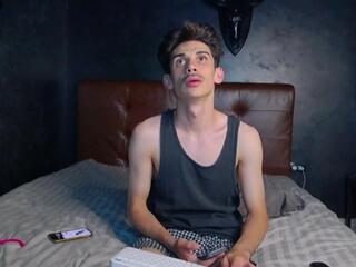 Leon Lovett webcam model stream image