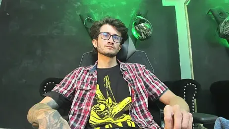 Loggan_donnelly webcam model stream image