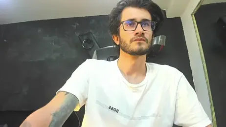 Loggan_donnelly webcam model stream image