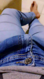 Demirbz webcam model stream image