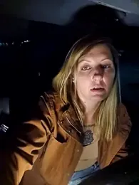 SheIsSomething webcam model stream image