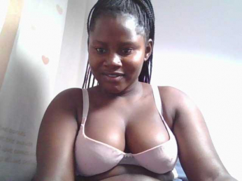 Loviepaula webcam bongacams model stream image