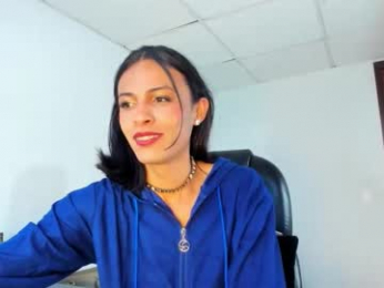 aisha_hotts777 webcam model stream image