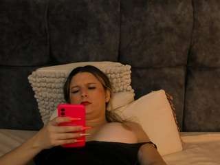 shannel-queen webcam model stream image