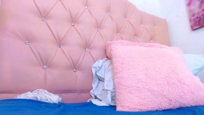 emily_cross webcam cam4 model stream image