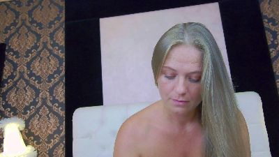 MariLou webcam cam4 model stream image