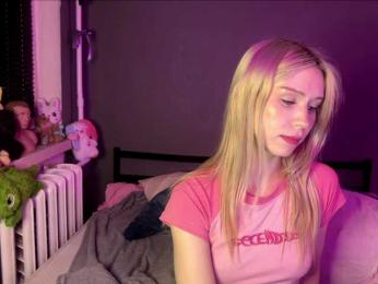 sexycute18 webcam model stream image