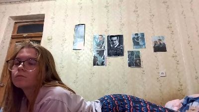 AzaleeKanz webcam model stream image