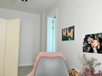 red_mok webcam model stream image