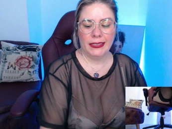 Diva-Hot82 webcam model stream image