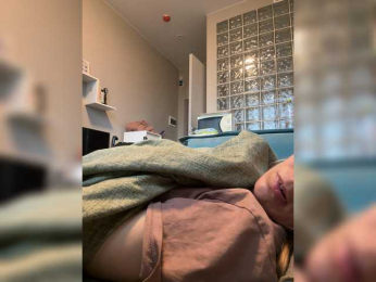 Kinesha webcam model stream image